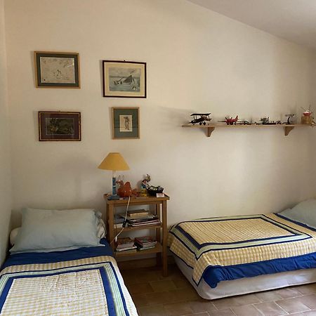Domaine De Fondouce Bed & Breakfast Villeveyrac Bagian luar foto